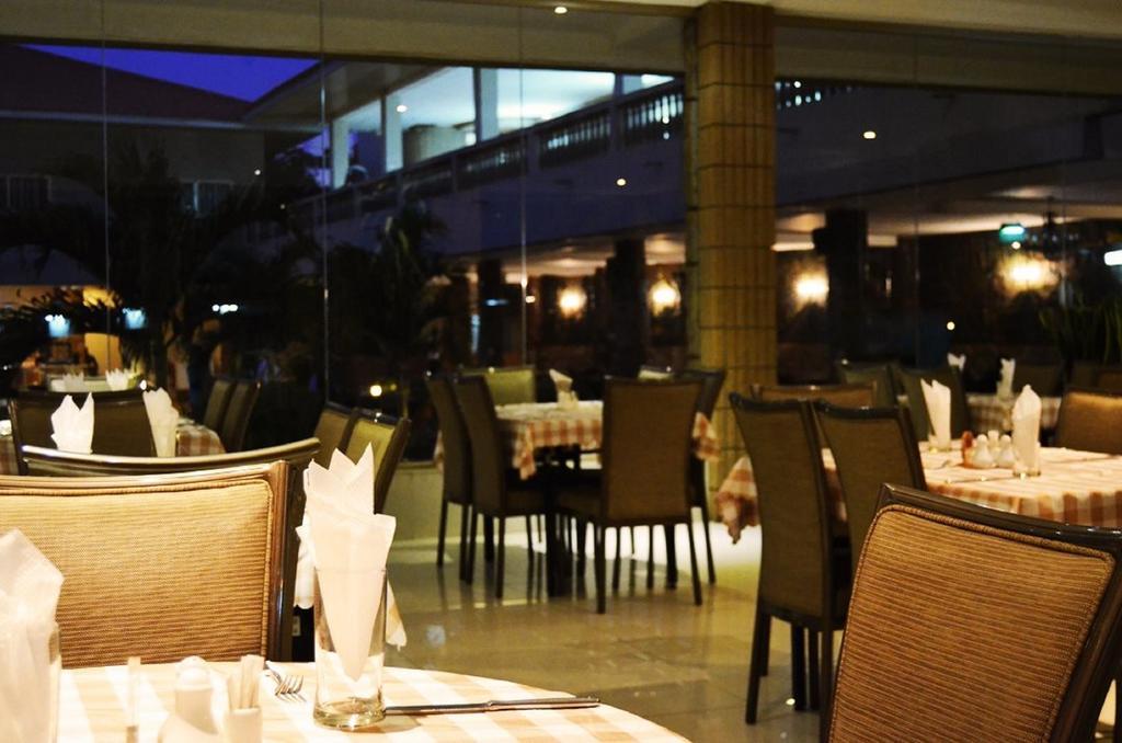 Mensvic Grand Hotel Acra Exterior foto